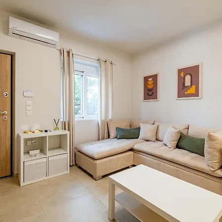 Renovated 1st-floor Apt-close To The Park Athens