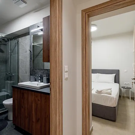 Apartment Renovated 1st-floor Apt-close To The Park Athens